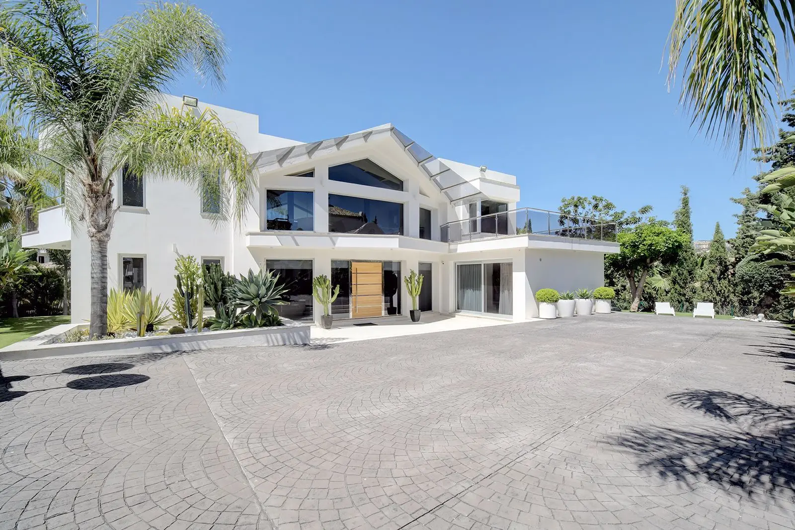 Villa in Nueva Andalucía, Marbella