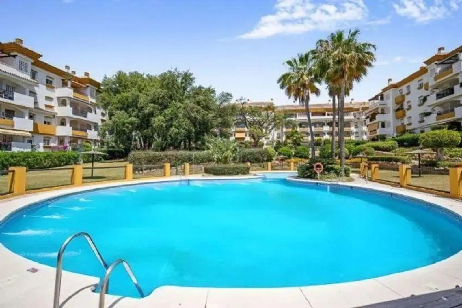 Apartamento bajo en Nagüeles, Marbella