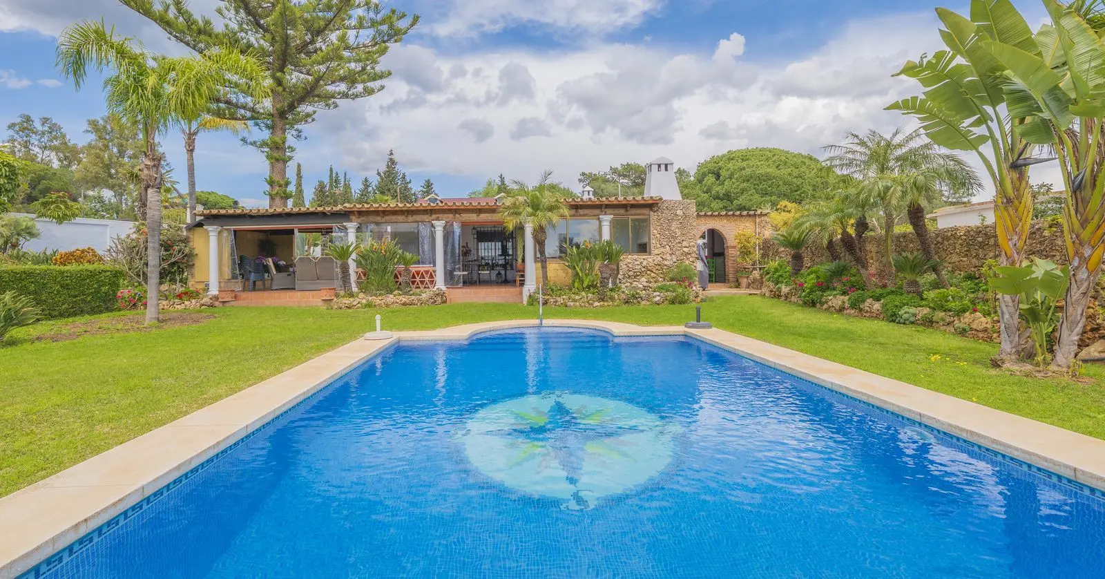 Villa en Las Chapas, Marbella
