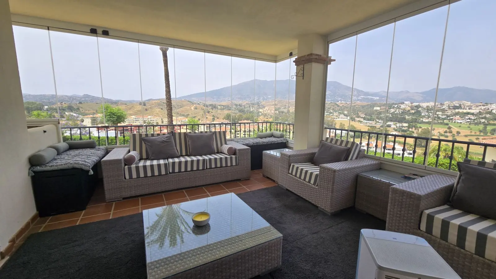 Apartamento bajo en La Cala Hills, Mijas