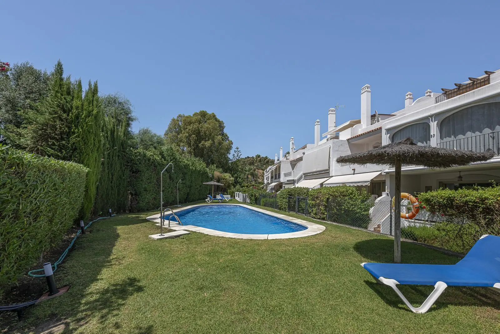 Rijwoning in Nueva Andalucía, Marbella