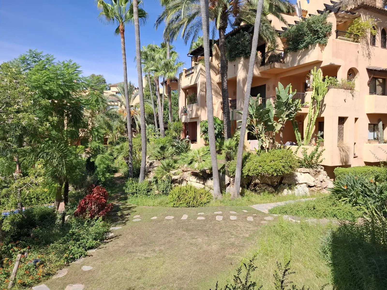 公寓 · El Paraíso, Estepona