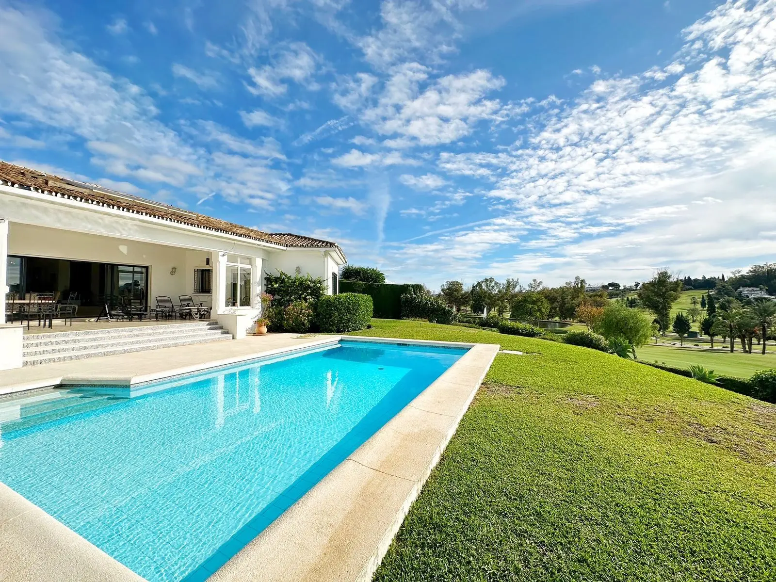 Villa en El Paraíso, Estepona