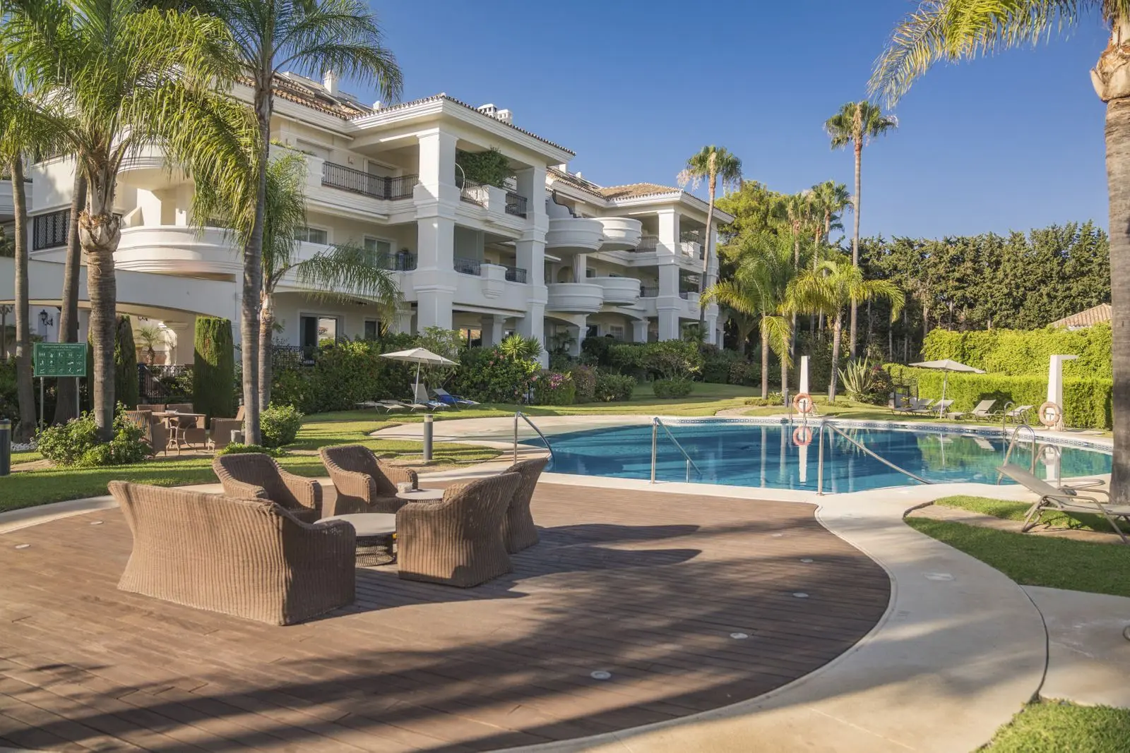 Apartamento bajo en Golden Mile, Marbella