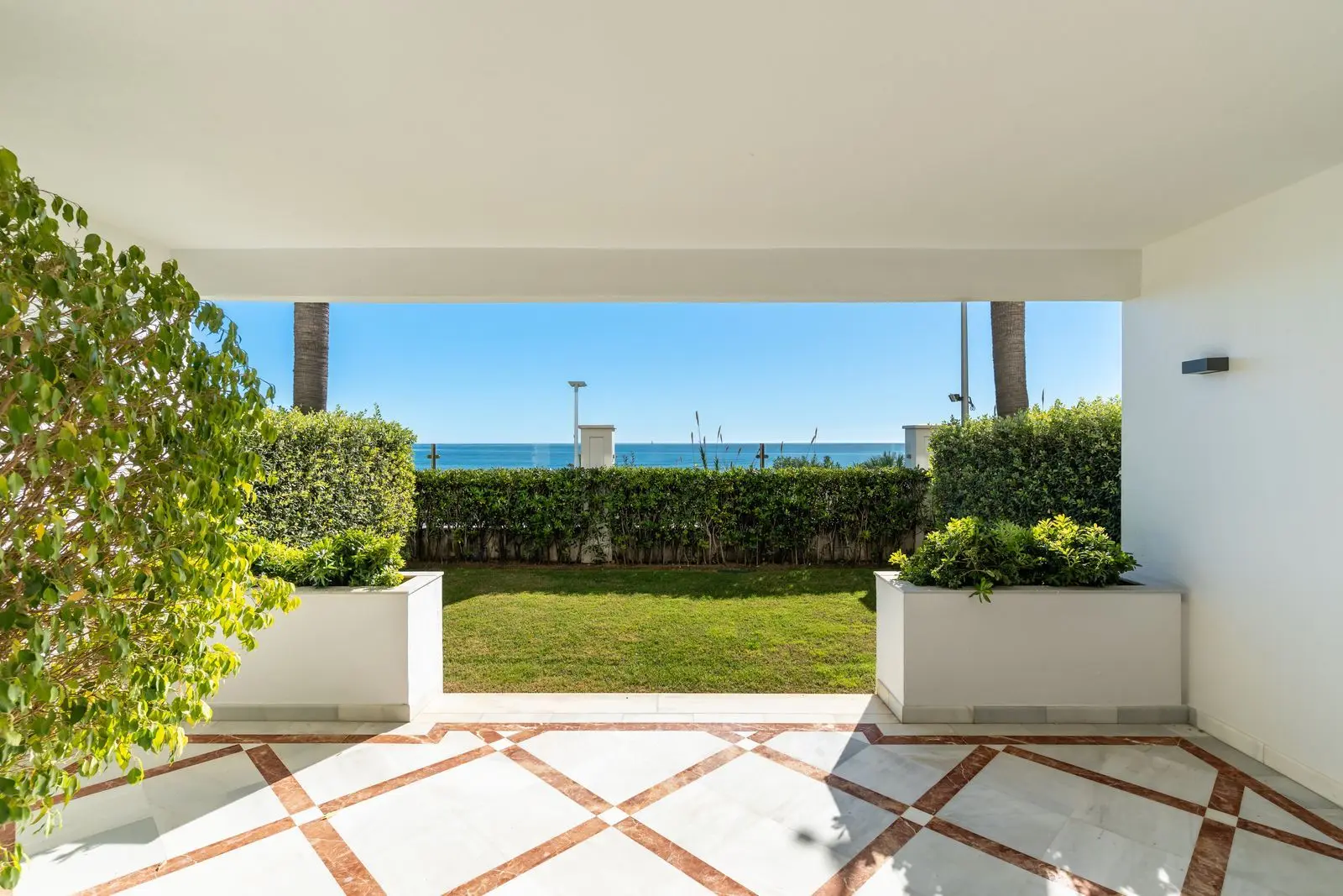 Apartamento bajo en Estepona