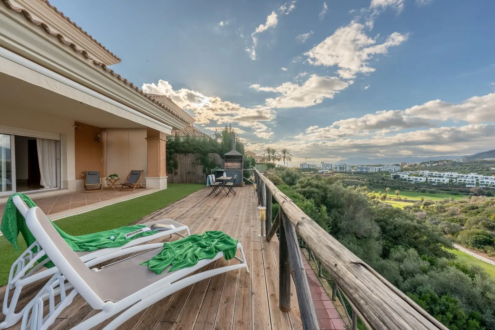 Casa pareada en Santa Clara, Marbella