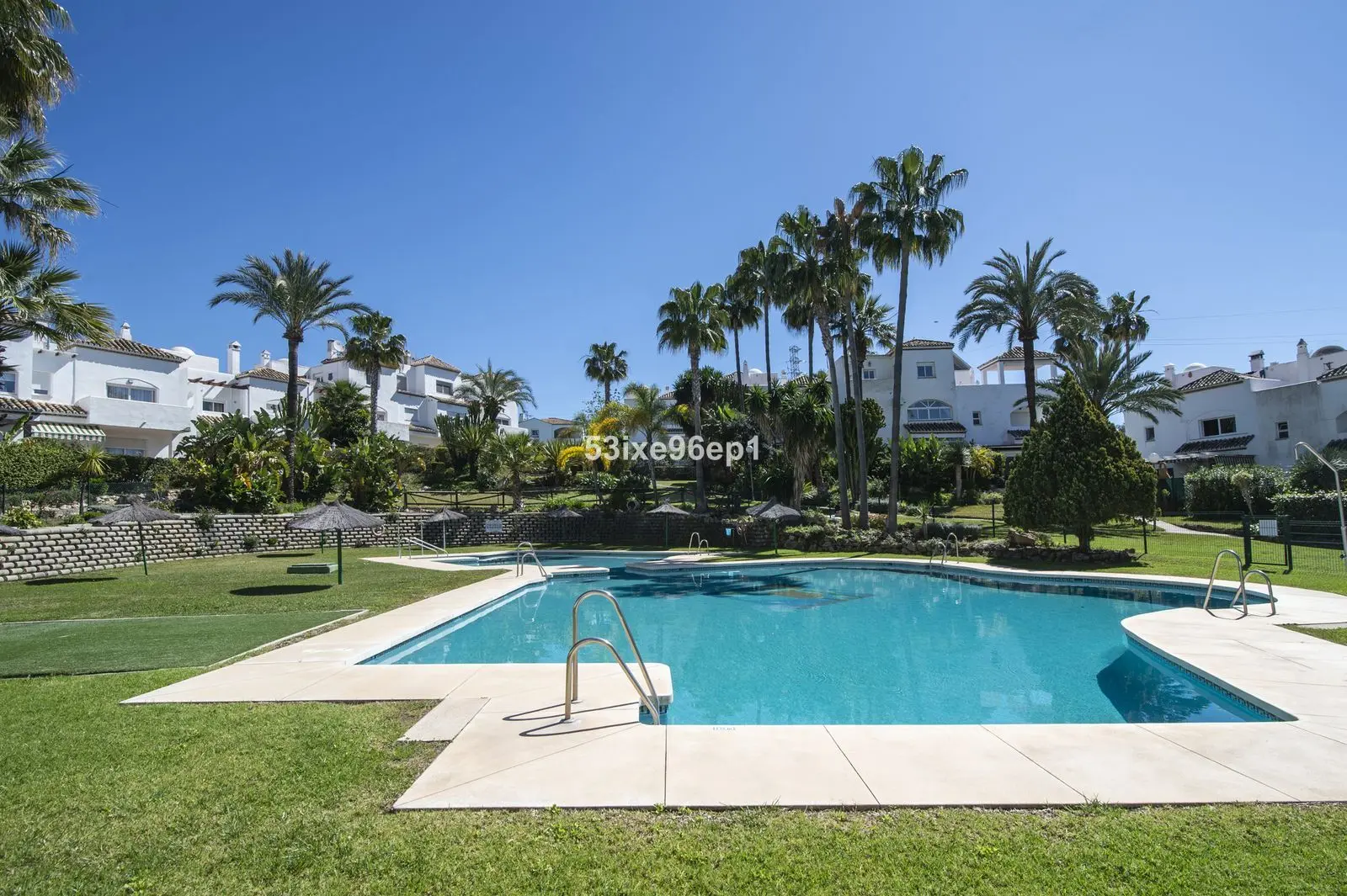 Dom bliźniak w New Golden Mile, Estepona