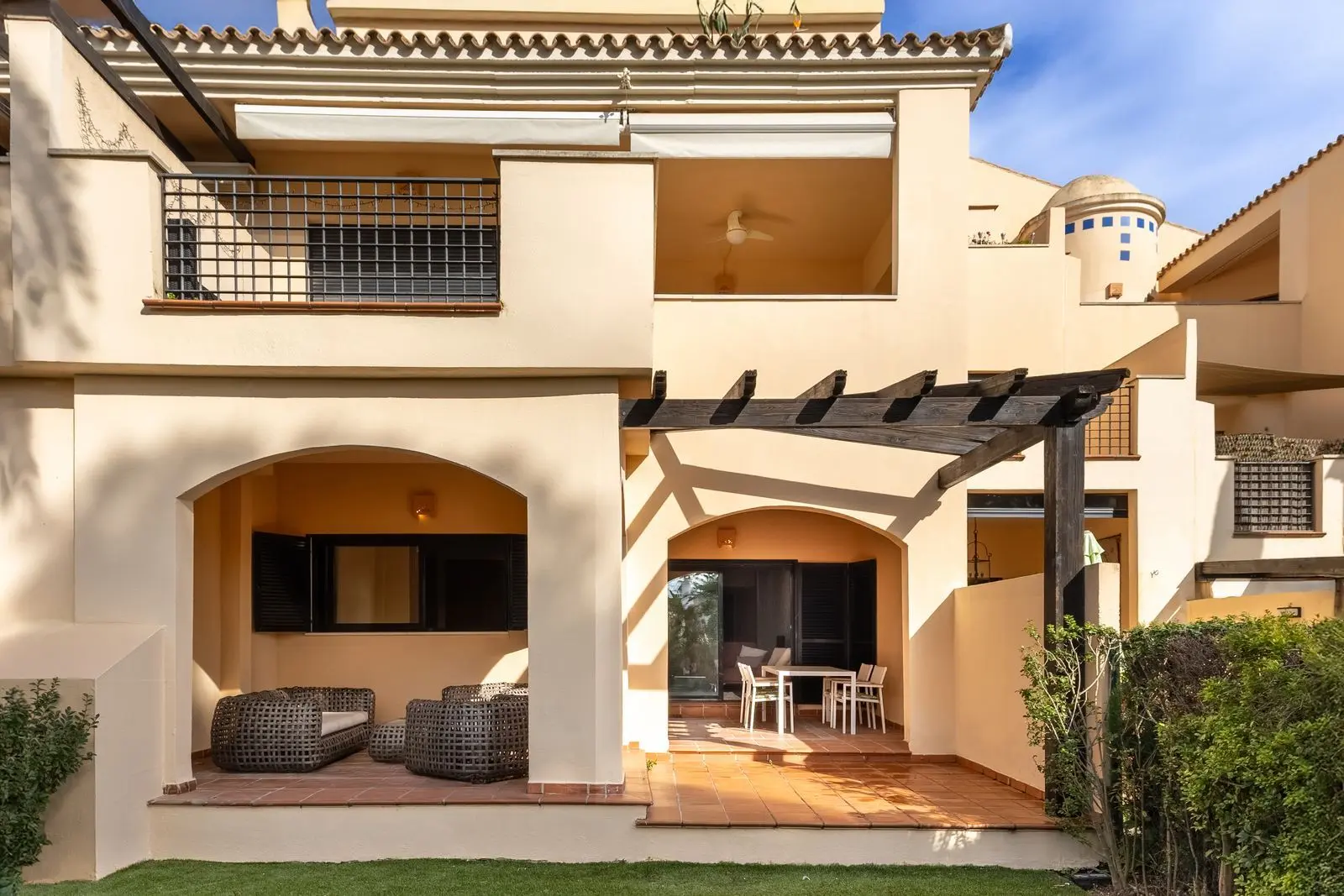 Apartamento bajo en Puerto Banús, Marbella