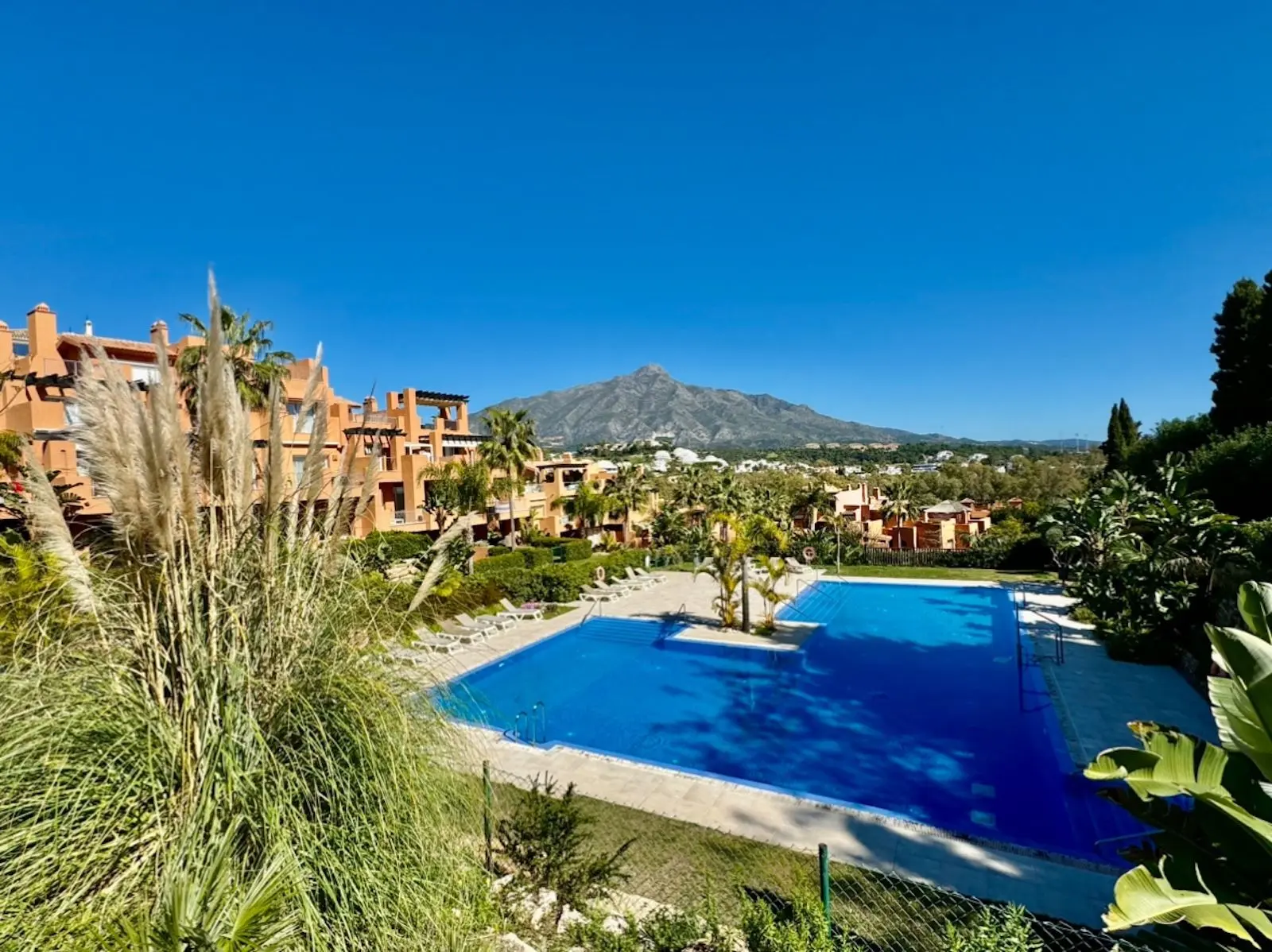Apartamento bajo en Marbella