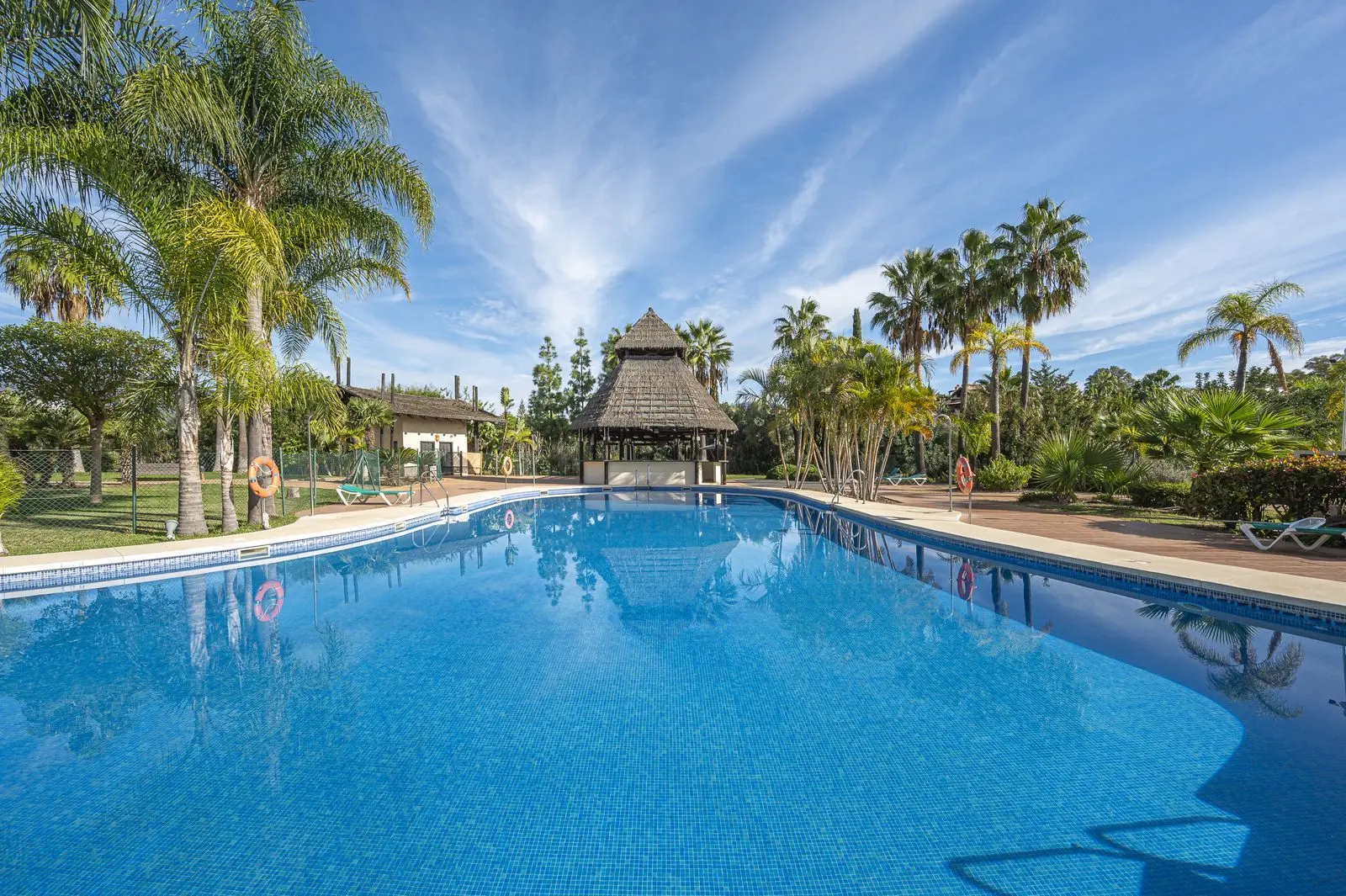公寓 · El Paraíso, Estepona