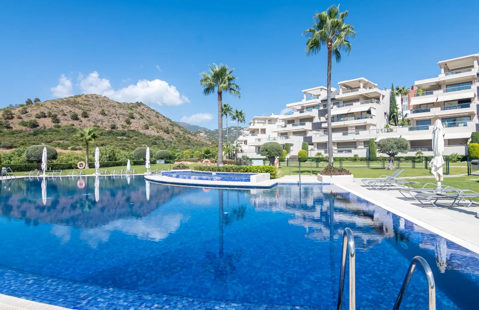 Apartamento bajo en Benahavís