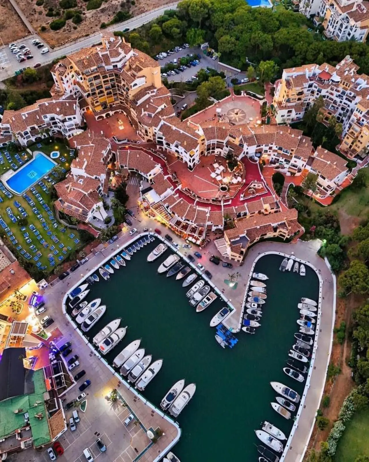Restaurante en Puerto de Cabopino, Marbella