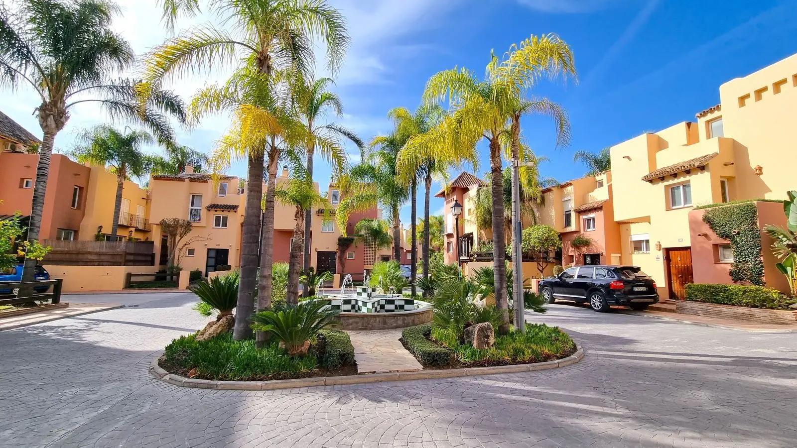 Maison mitoyenne à Nueva Andalucía, Marbella