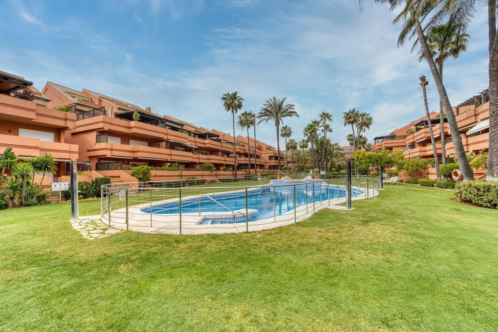 Apartamento bajo en Marbella