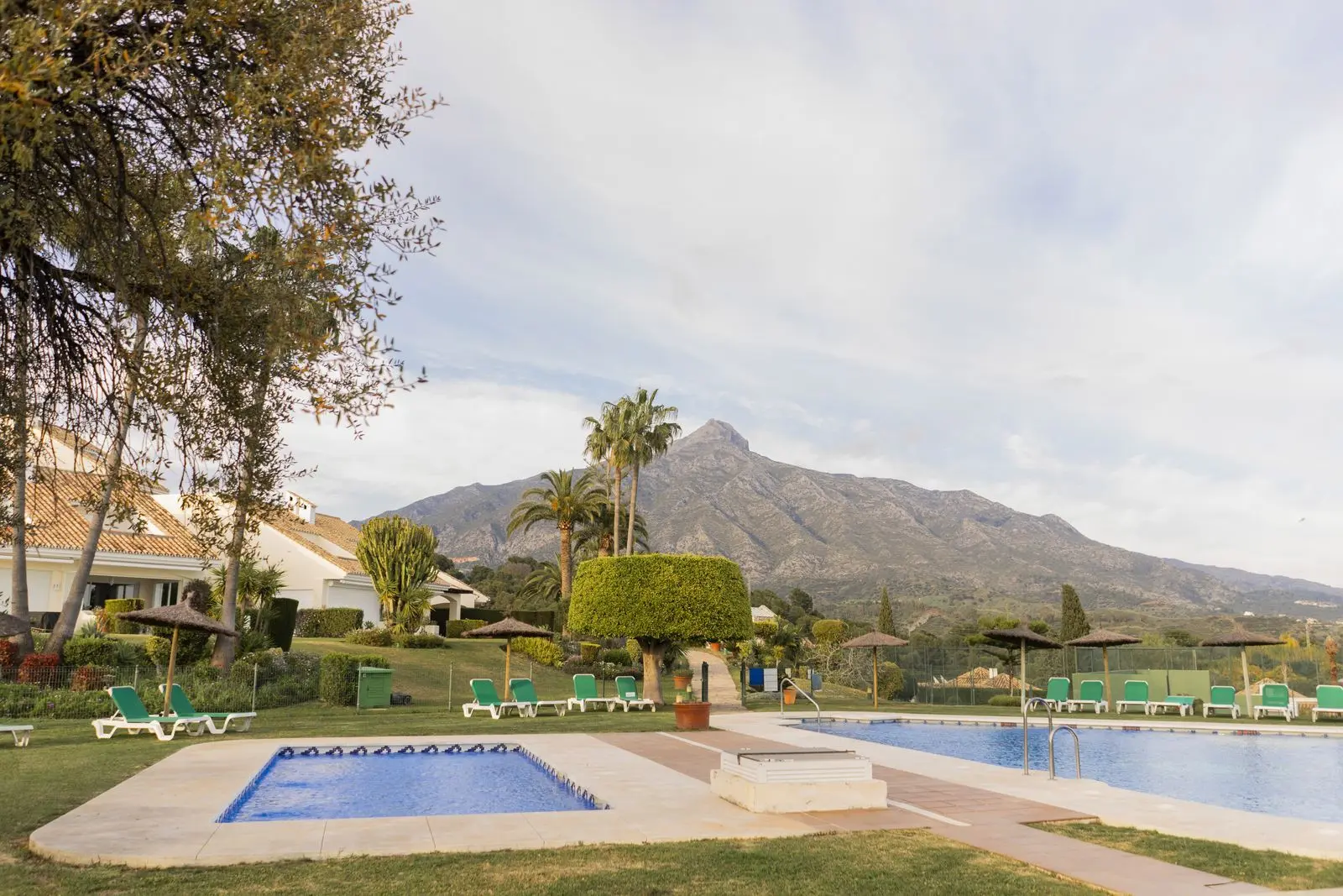 Maison mitoyenne à Nueva Andalucía, Marbella