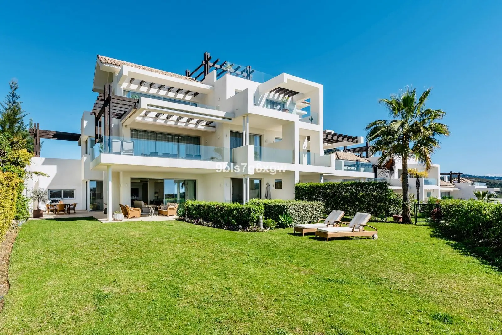 Apartamento bajo en Benahavís