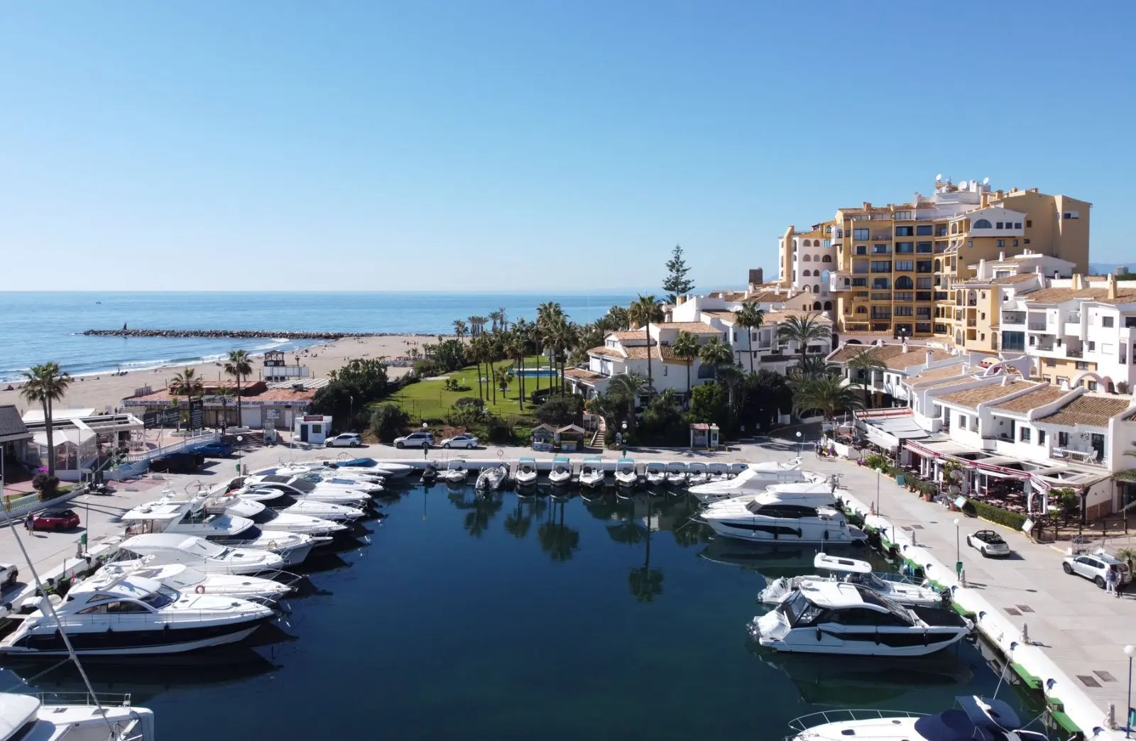 Piso en Puerto de Cabopino, Marbella