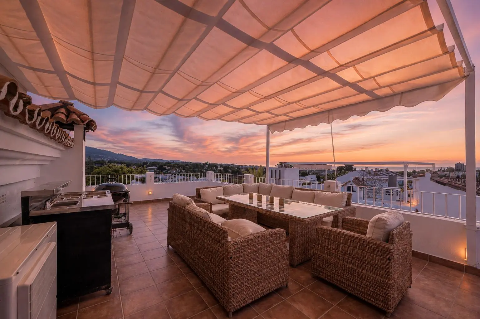 Dom szeregowy w Nueva Andalucía, Marbella