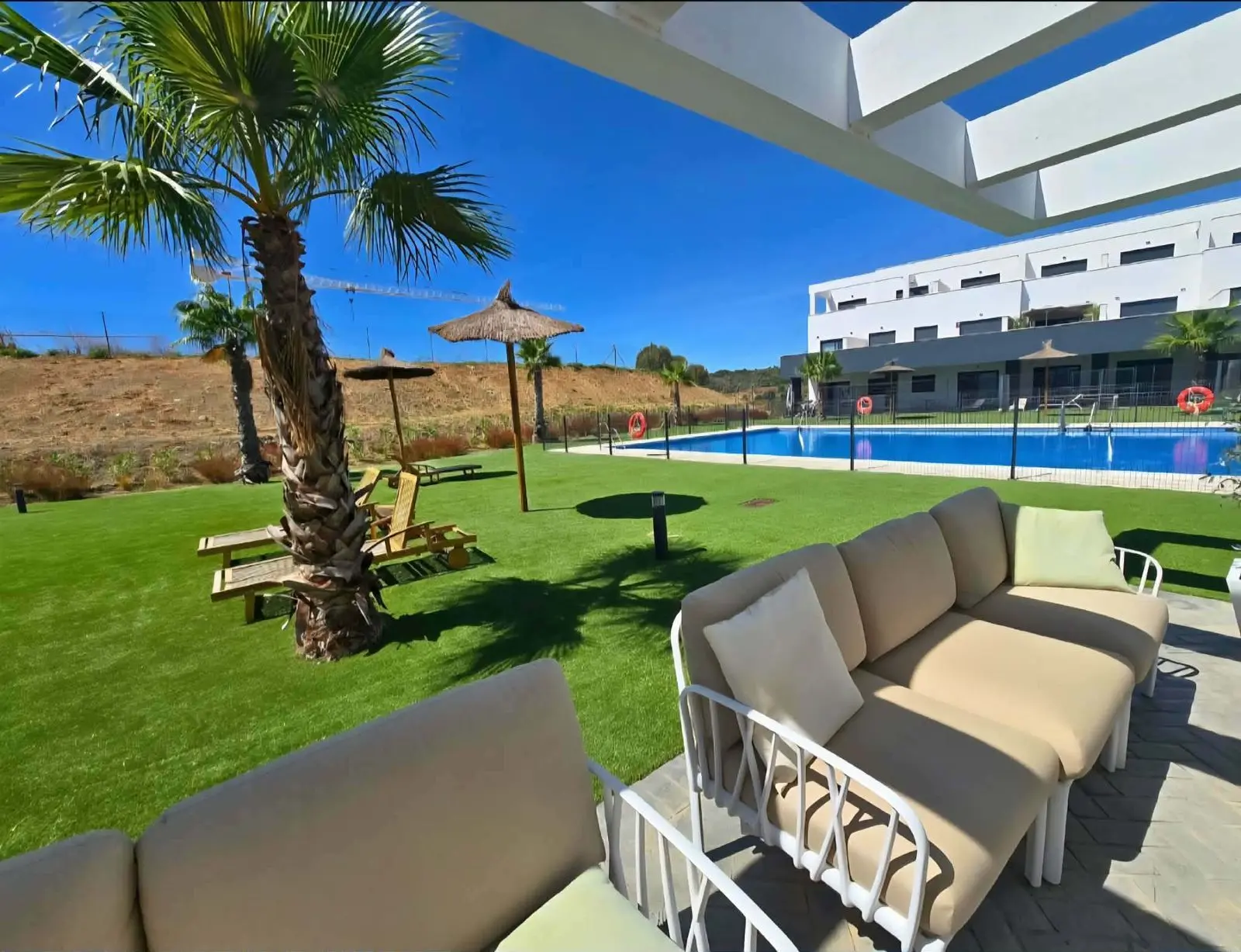 Apartamento bajo en Estepona