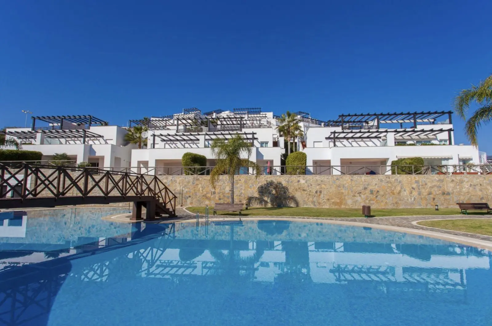 Twee-onder-een-kapwoning in Santa Clara, Marbella
