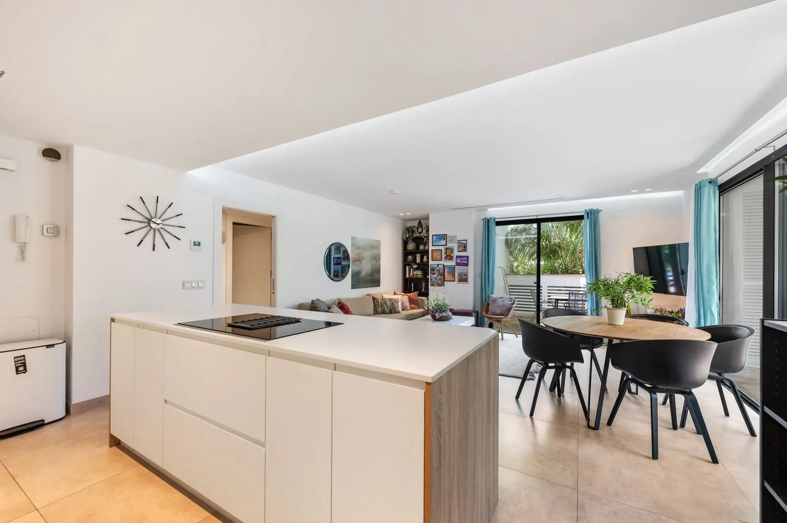 Apartamento bajo en Puerto Banús, Marbella