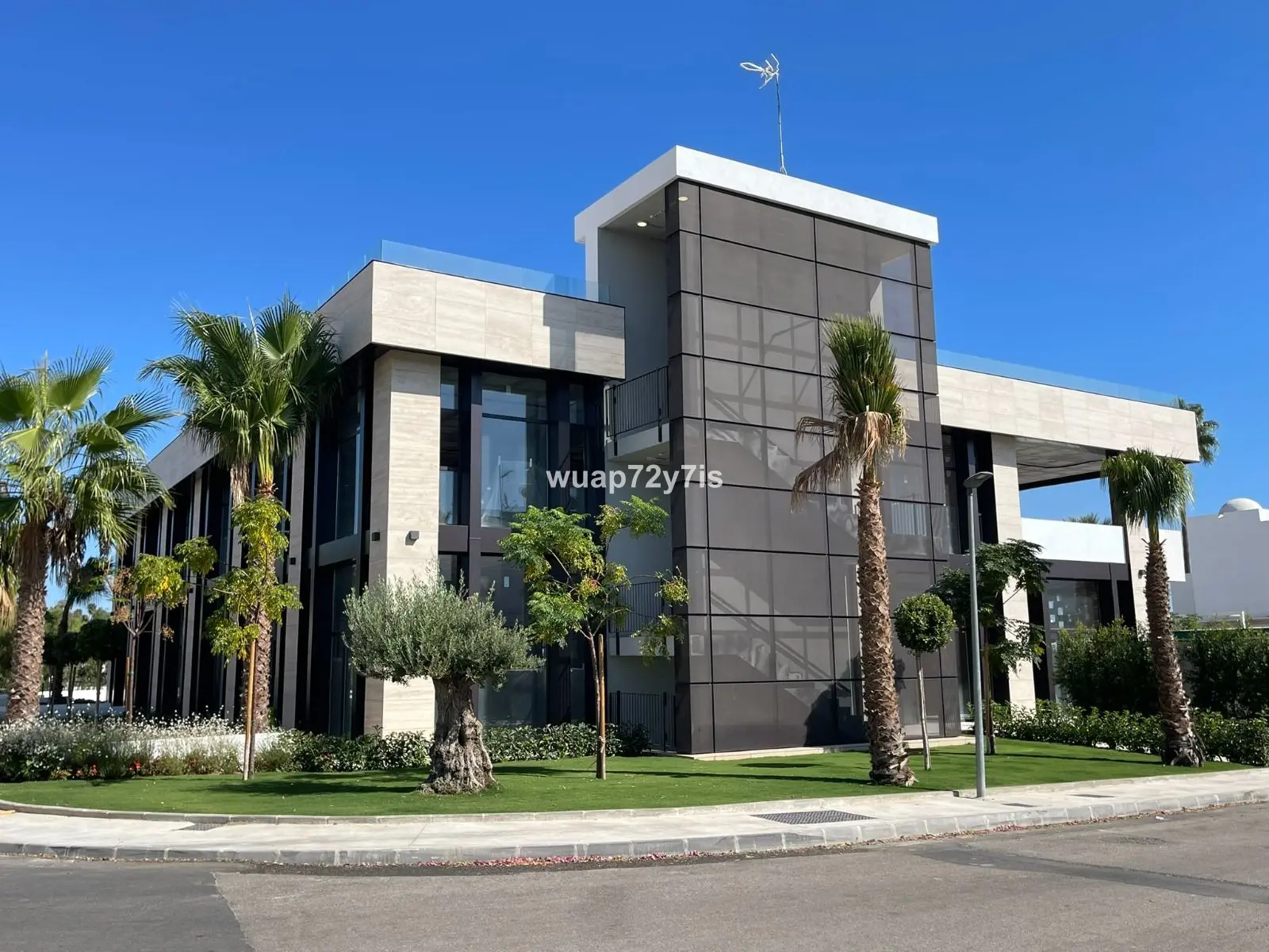 Local en Nueva Andalucía, Marbella