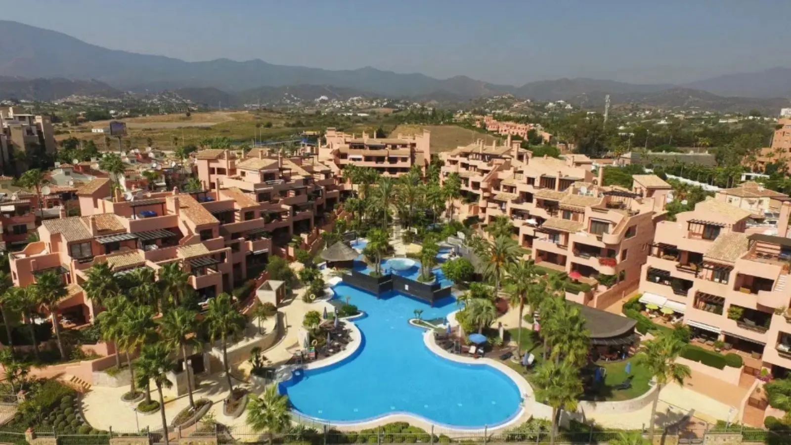Apartamento bajo en Estepona