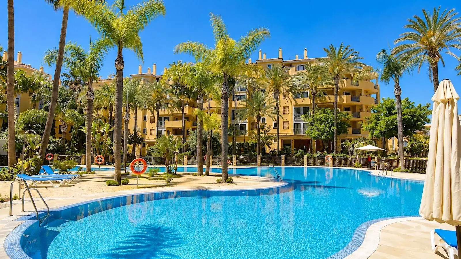 Apartamento bajo en San Pedro de Alcántara, Marbella