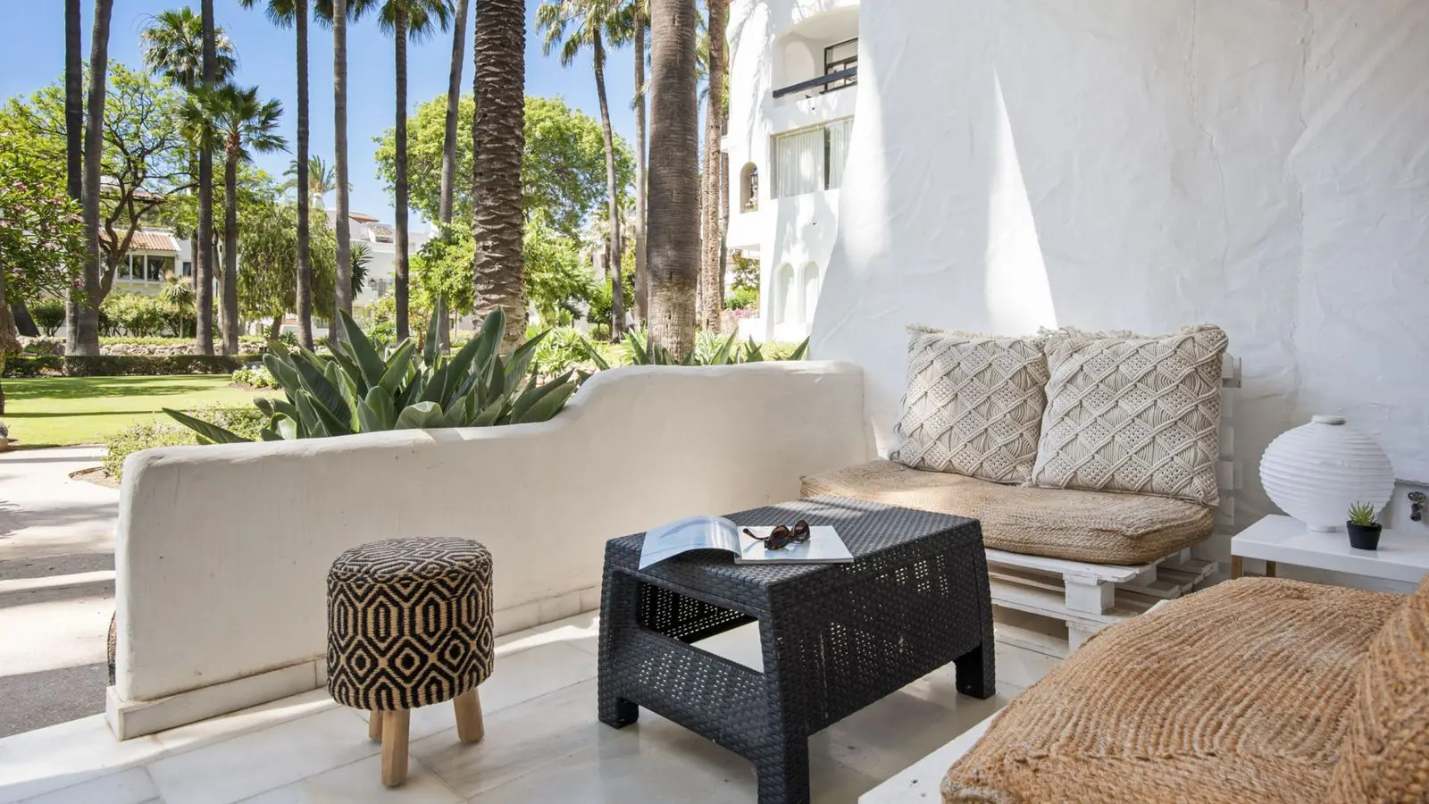 Apartamento bajo en Puerto Banús, Marbella