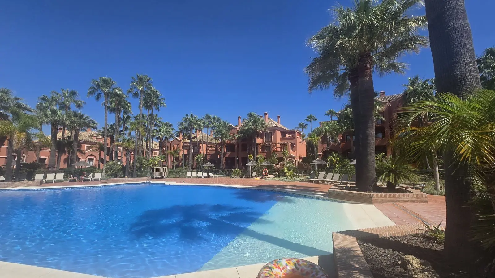 Apartamento bajo en Puerto Banús, Marbella