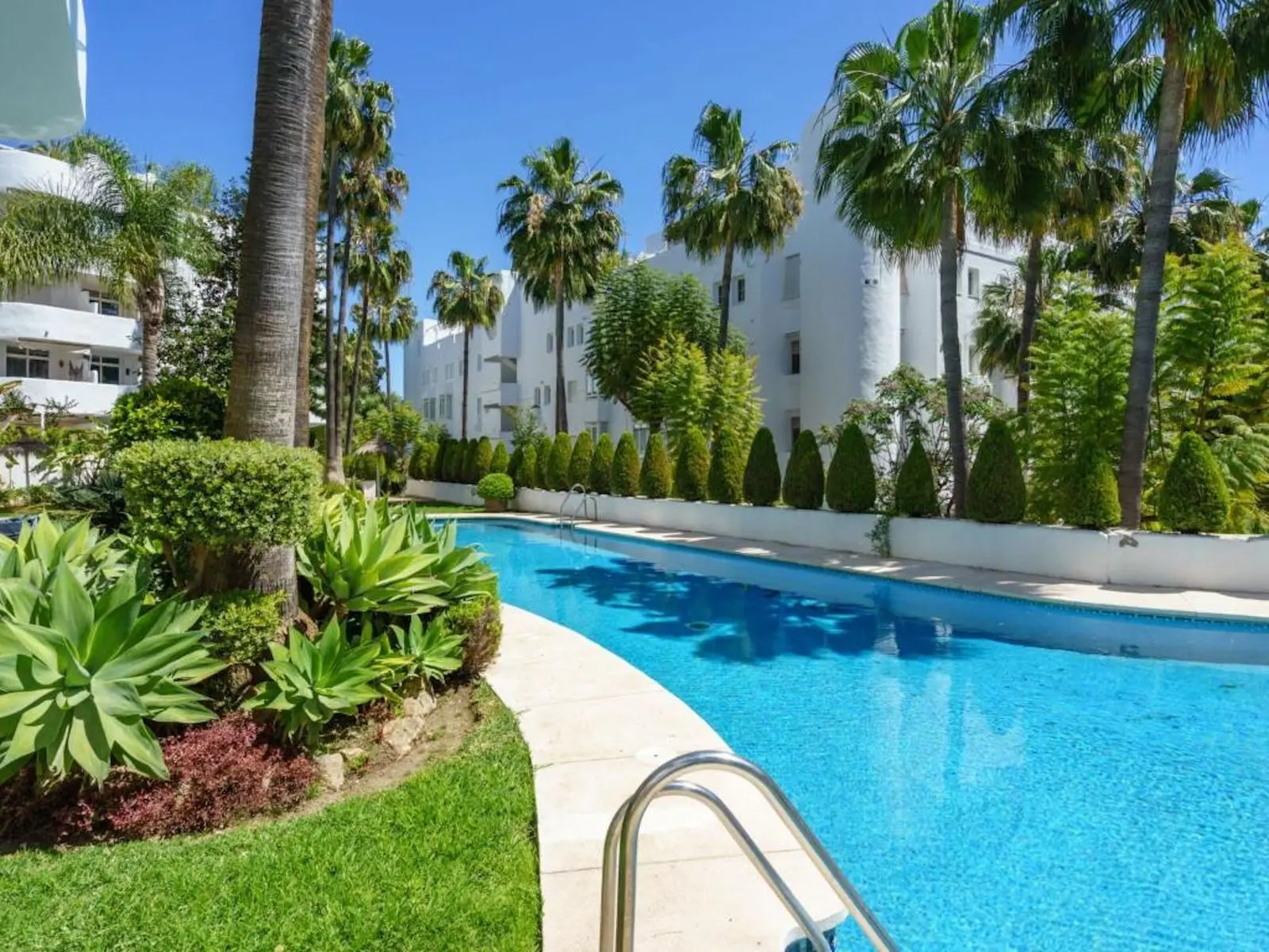 Apartamento bajo en Golden Mile, Marbella