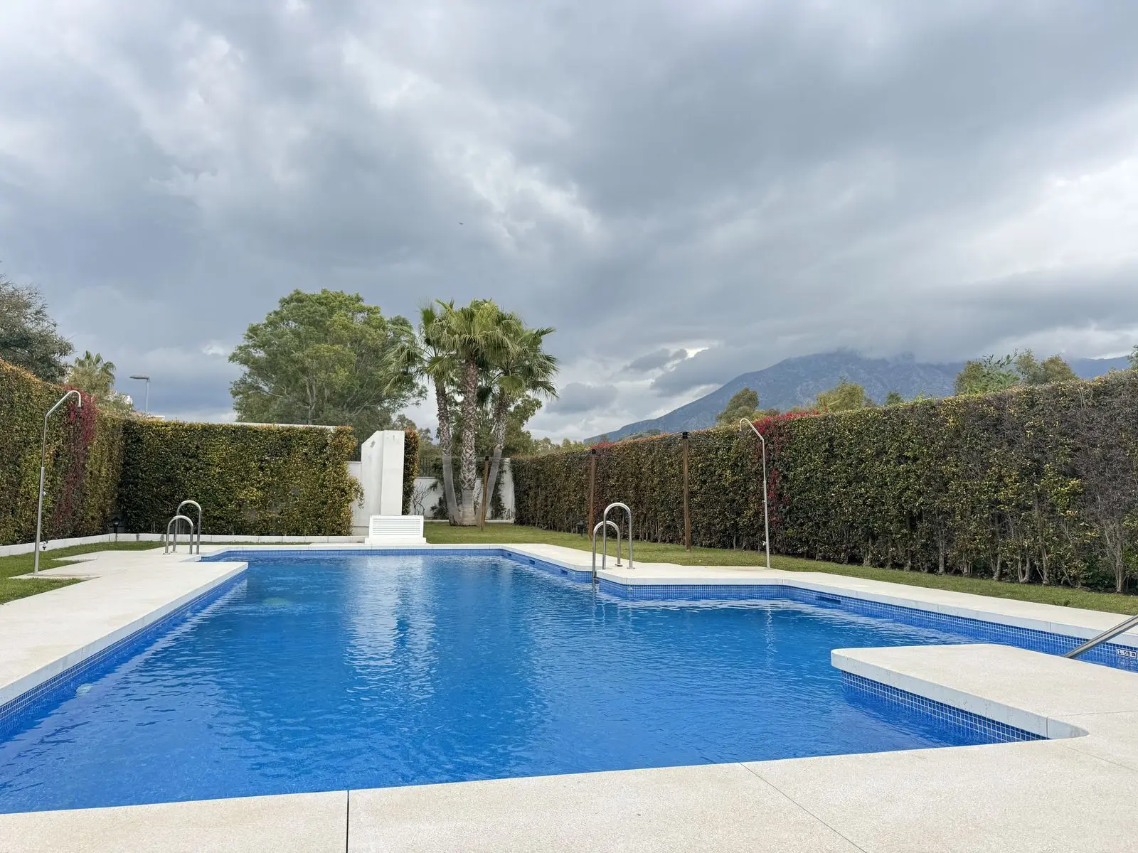 Apartamento bajo en Nueva Andalucía, Marbella