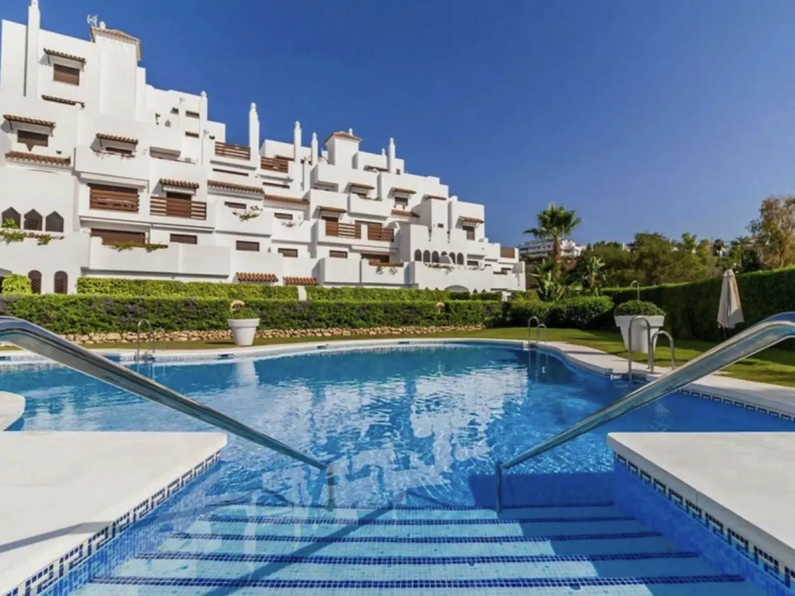 Apartamento bajo en Selwo, Estepona