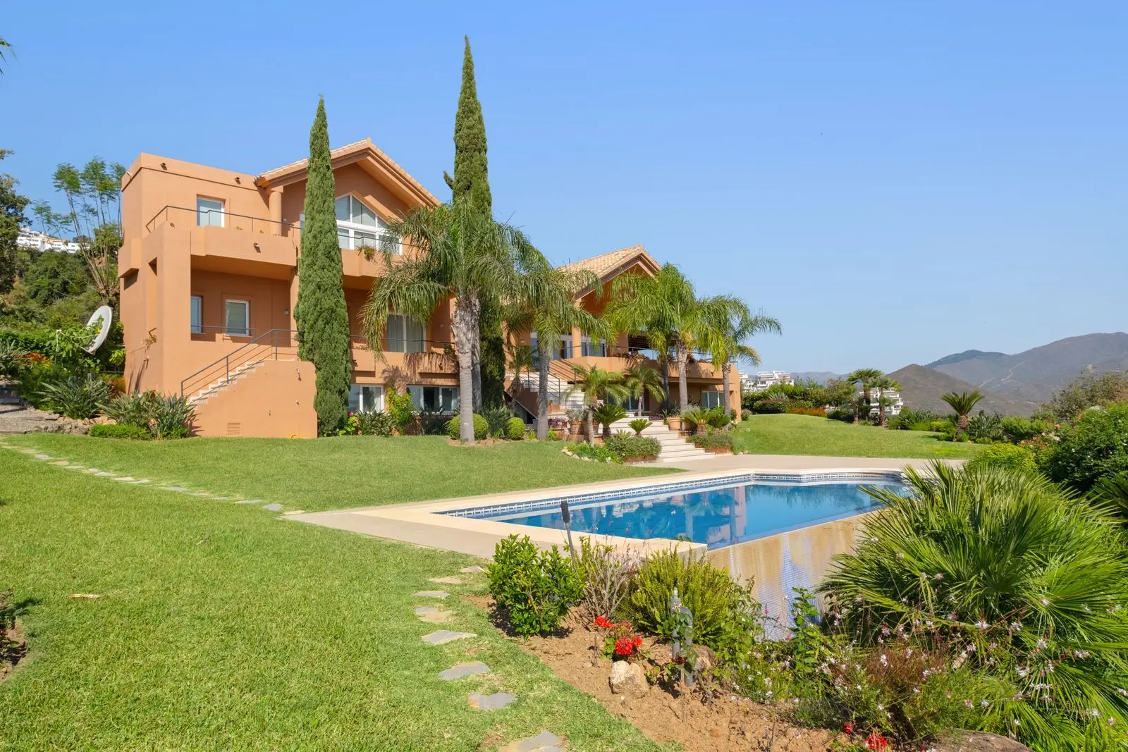 Villa in La Mairena, Ojén