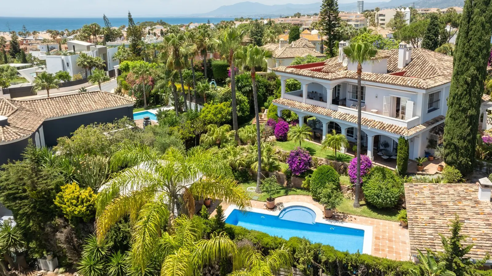 Villa in Bahía de Marbella, Marbella