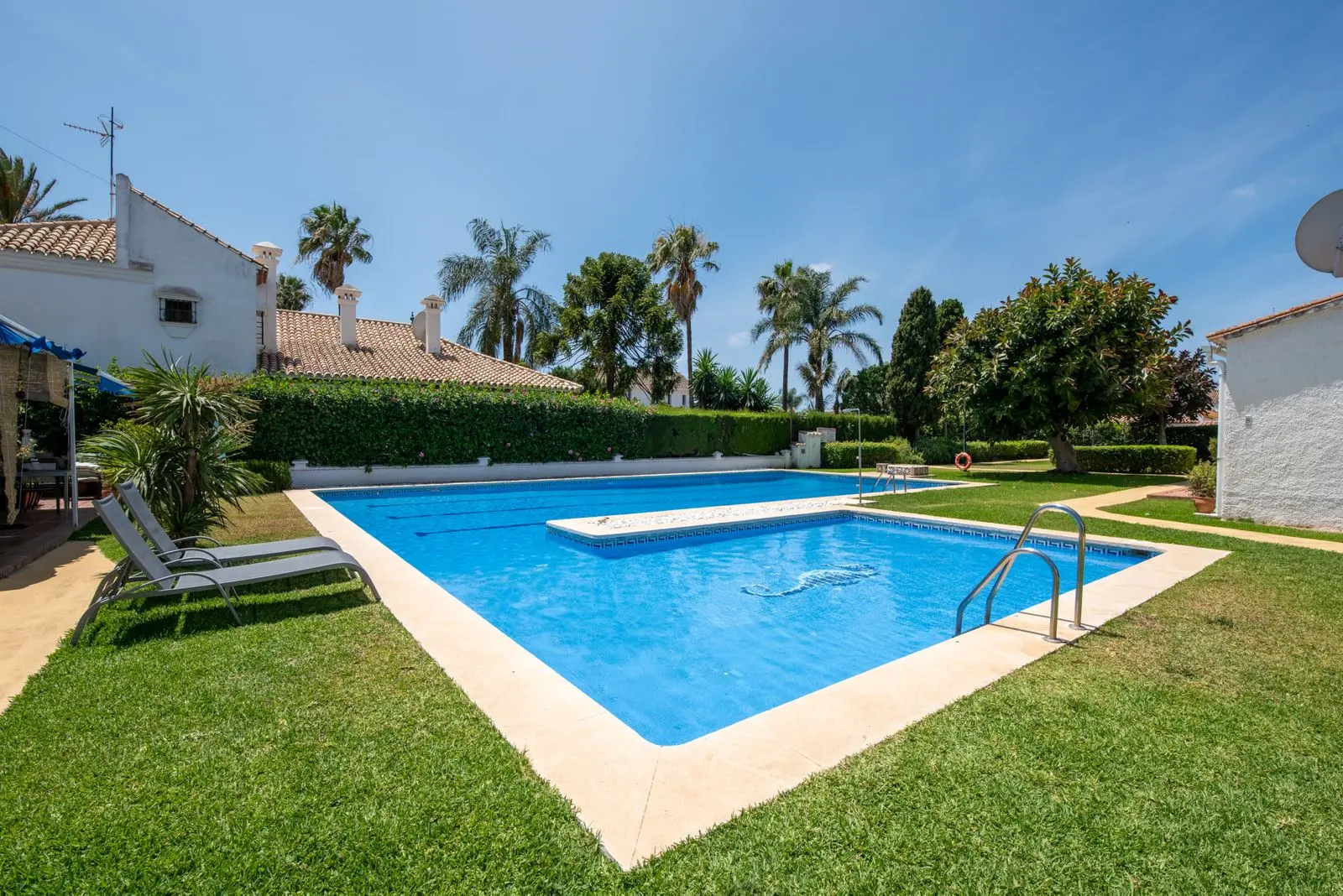 Casa pareada en Cortijo Blanco, Marbella