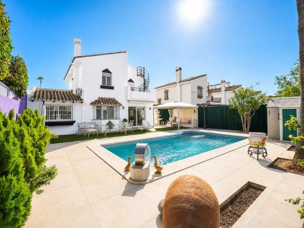 Villa a Atalaya, Estepona