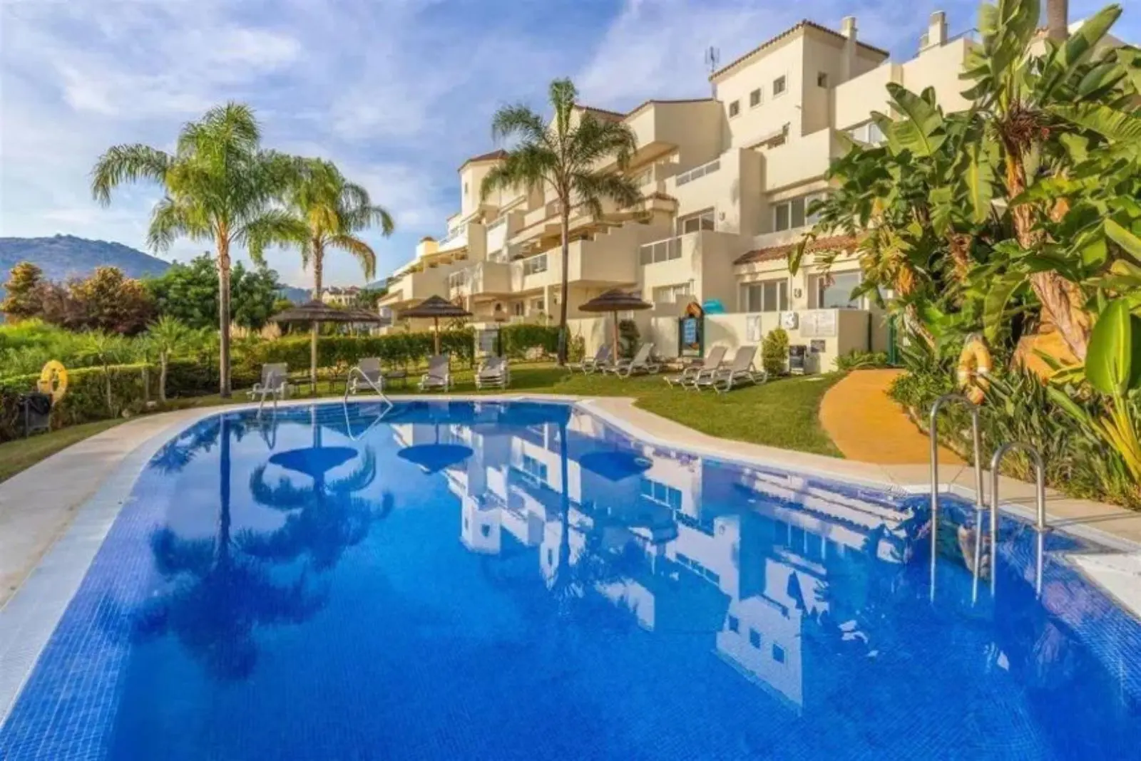 Apartamento bajo en Benahavís