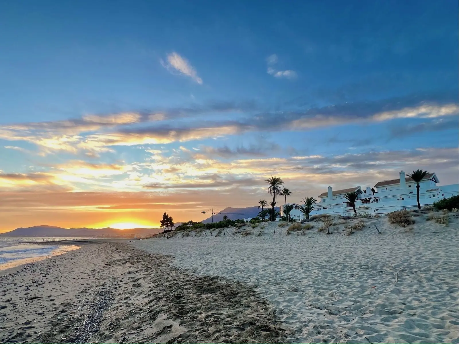 Apartamento bajo en Los Monteros, Marbella