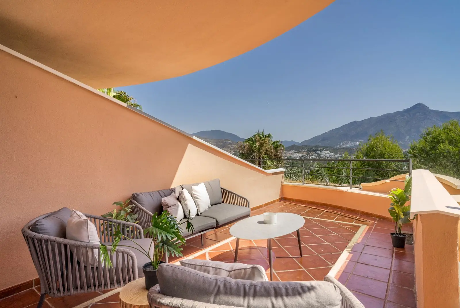 Appartement à Nueva Andalucía, Marbella
