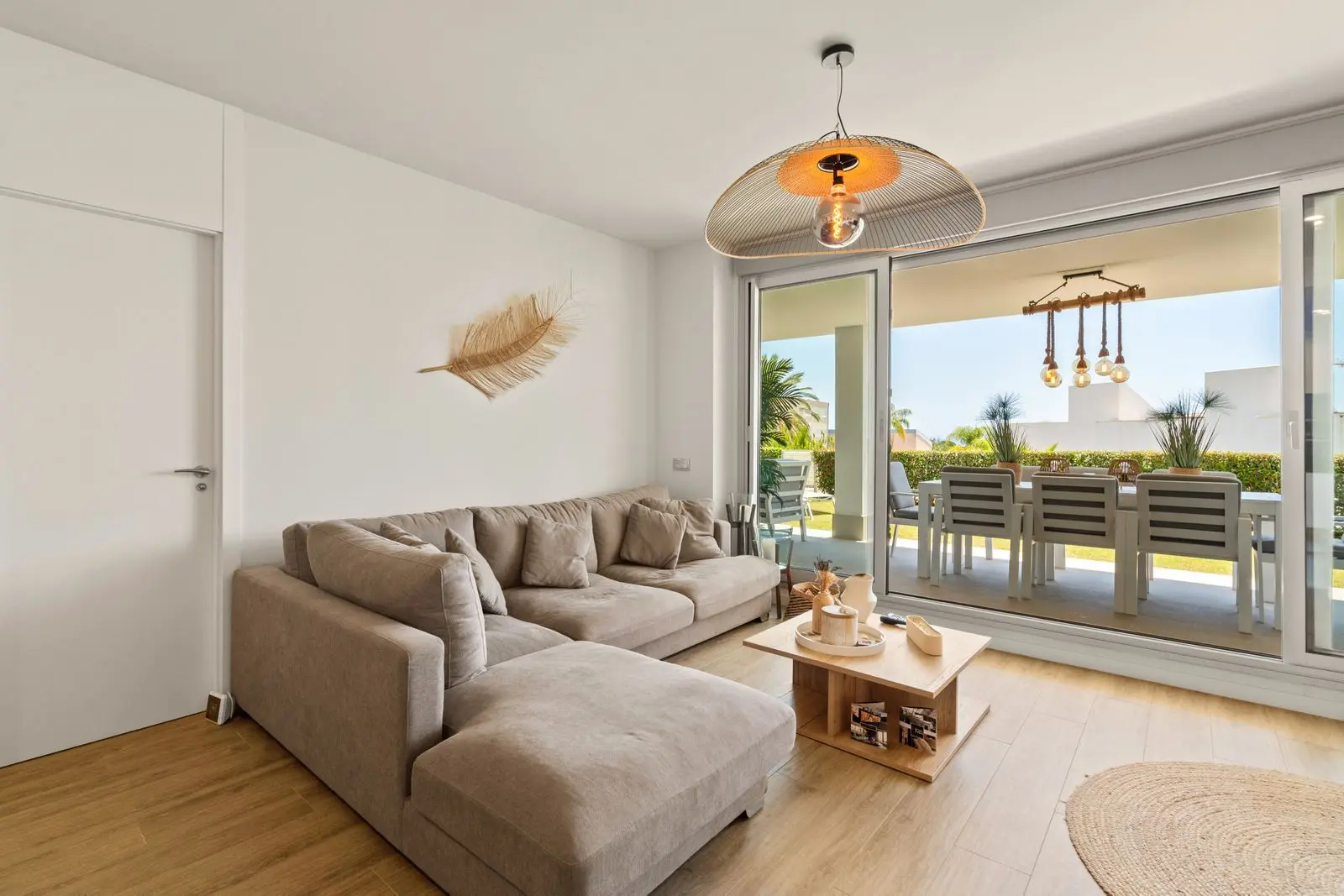 Apartamento bajo en Cancelada, Estepona