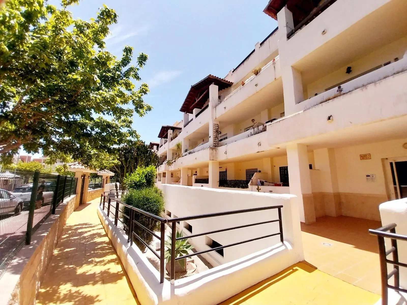 Apartamento bajo en Benalmadena, Benalmádena