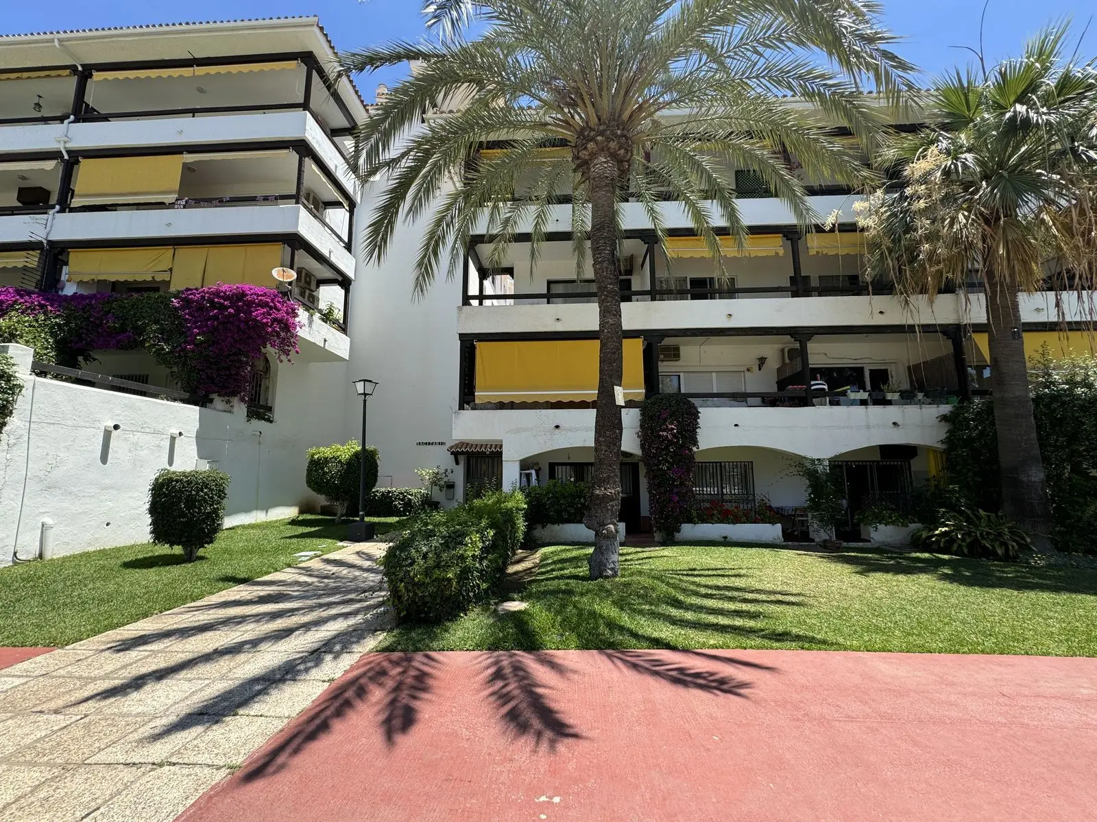 Apartamento bajo en Golden Mile, Marbella
