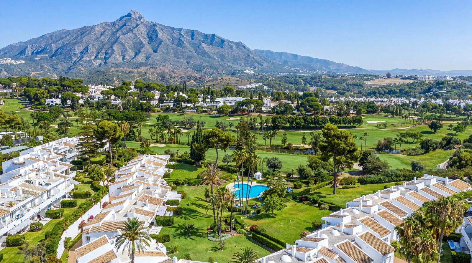 Penthouse in Nueva Andalucía, Marbella