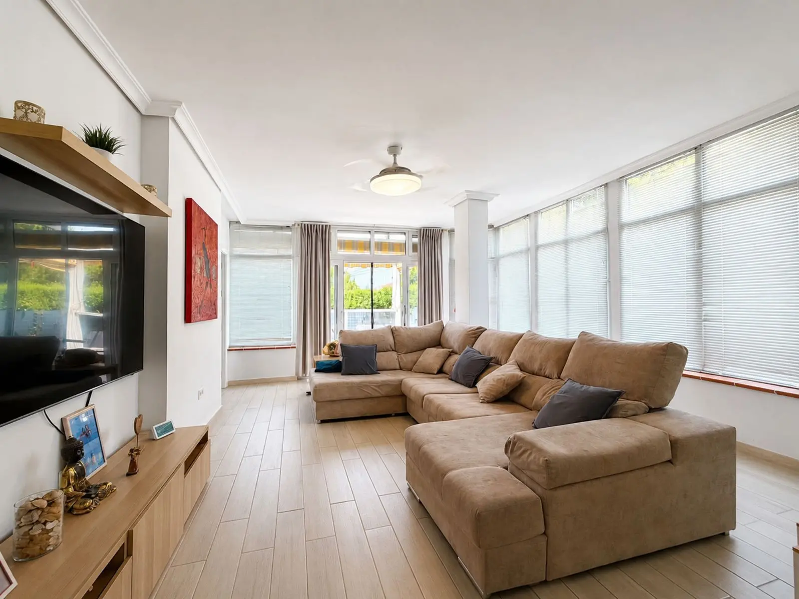 Apartamento bajo en El Chaparral, Mijas