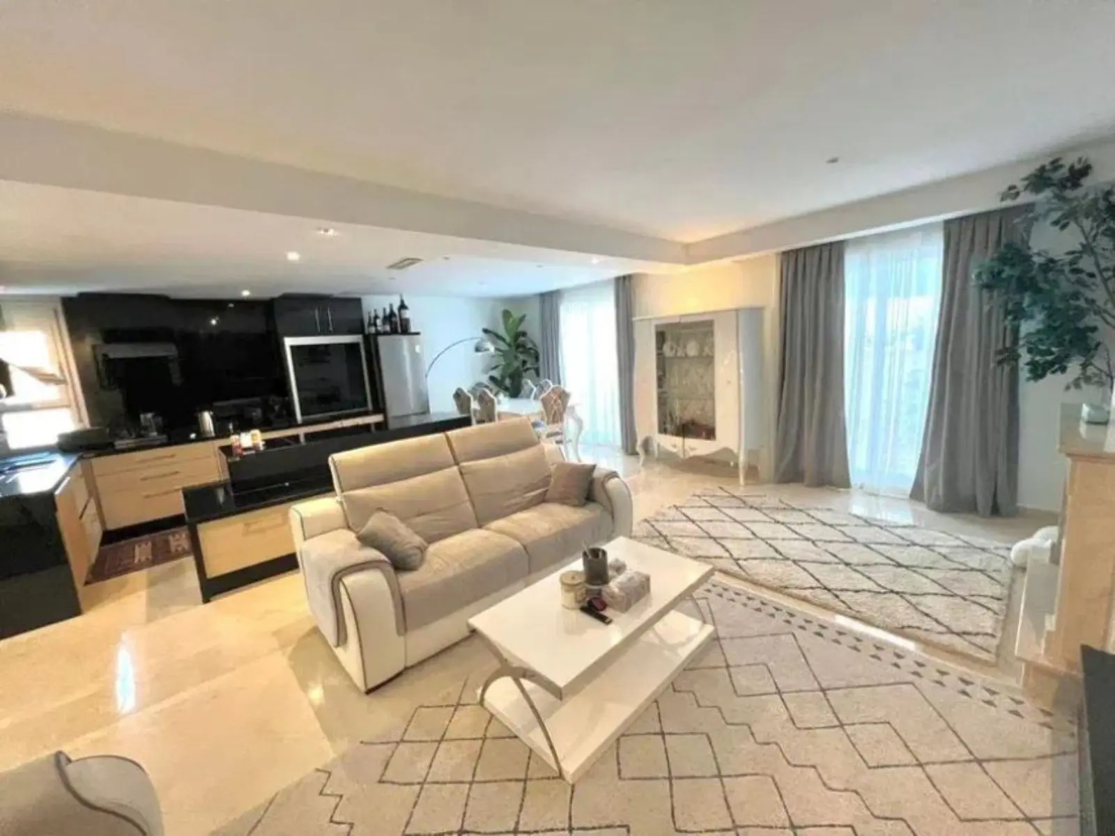 Wohnung in Nueva Andalucía, Marbella