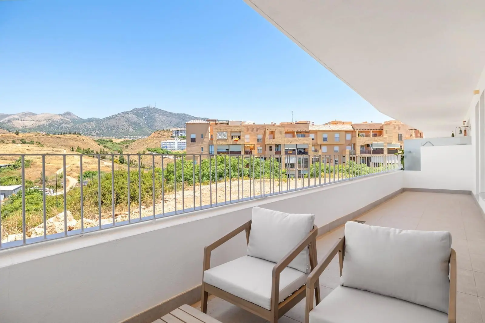 Apartamento bajo en Los Pacos, Fuengirola