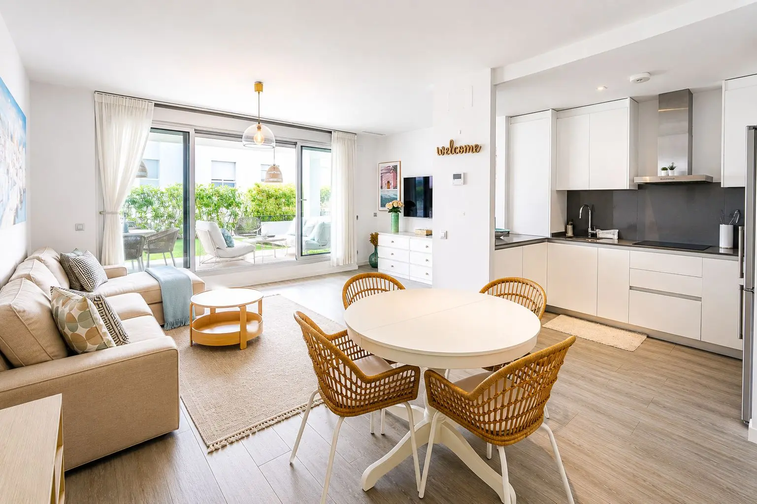 Apartamento bajo en Cancelada, Estepona