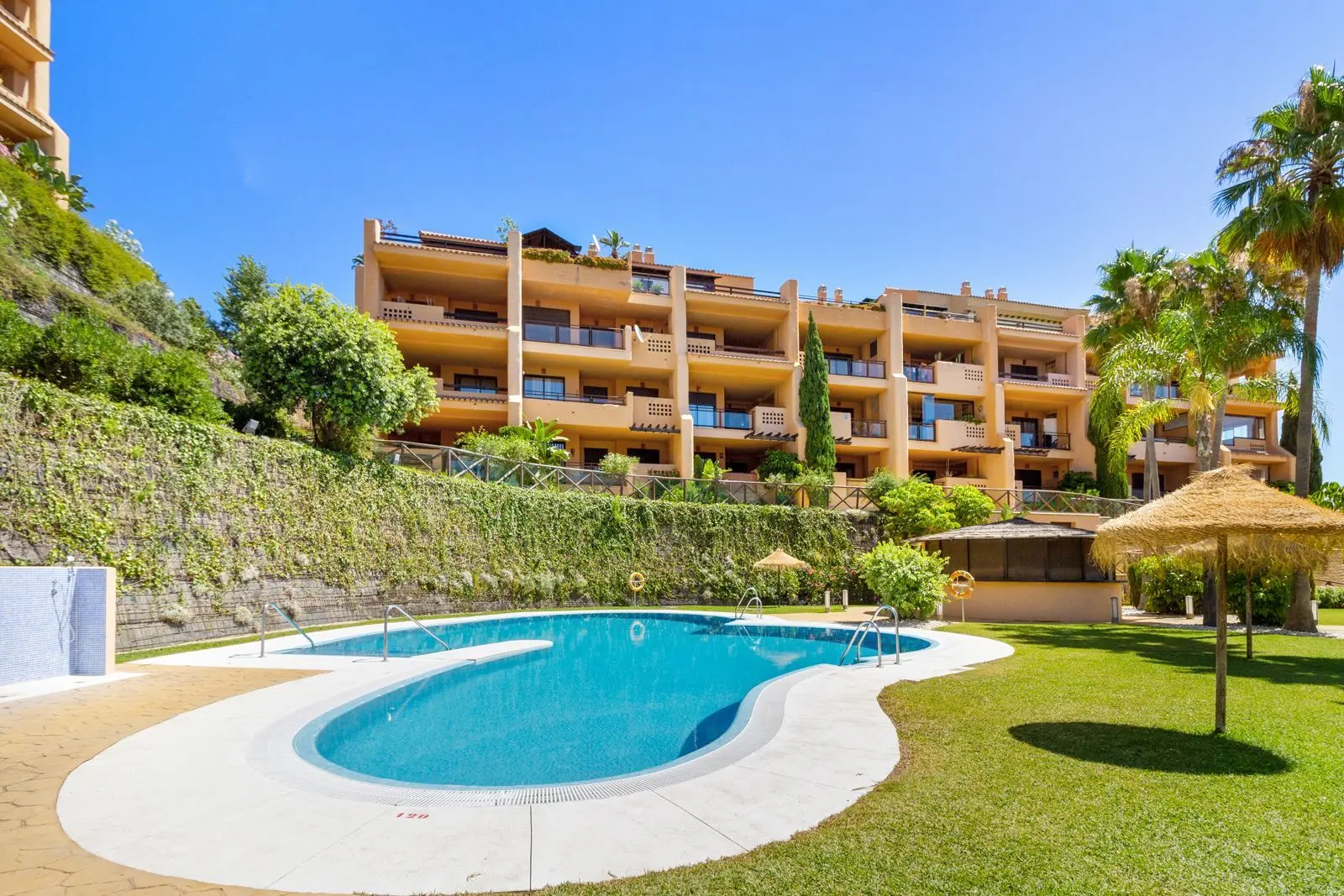 Apartamento bajo en La Cala de Mijas, Mijas