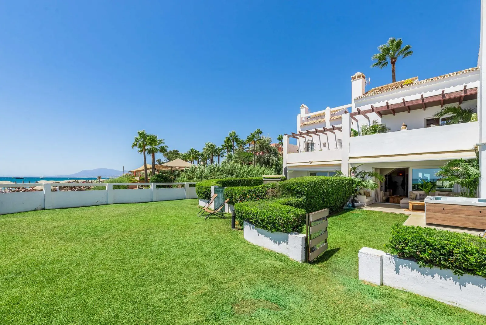Casa adosada en Las Chapas, Marbella